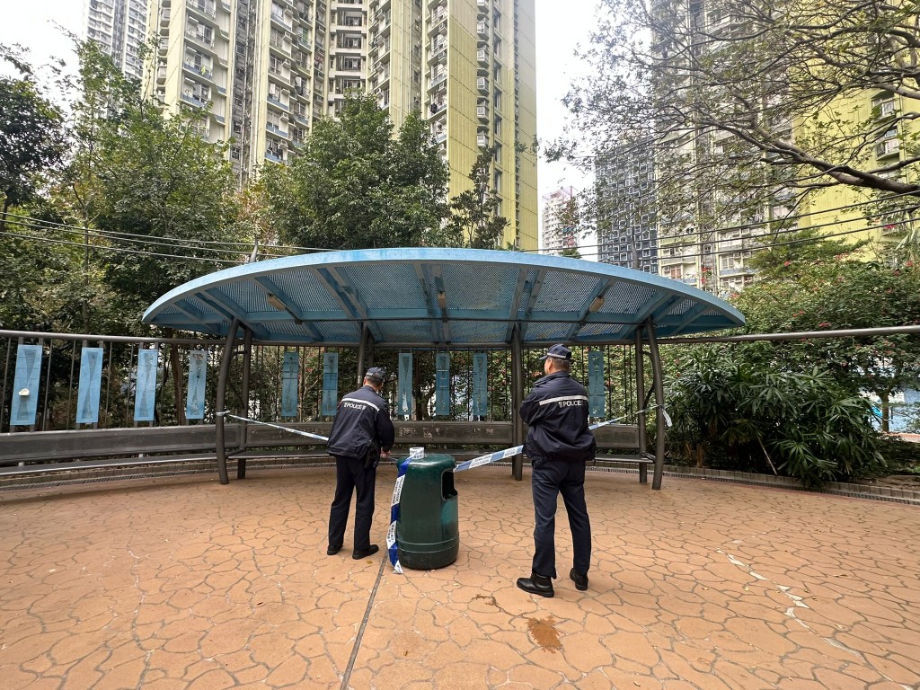 警方在深水埗区内展开打击非法街头赌博行动。警方提供