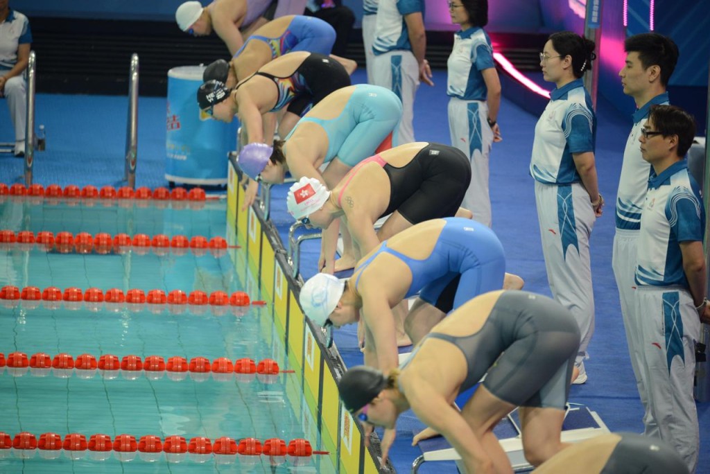 何詩蓓於200米自由泳準決賽的時間,比預賽快2秒。楊功煜攝 何詩蓓於200米自由泳準決賽的時間,比預賽快2秒。楊功煜攝