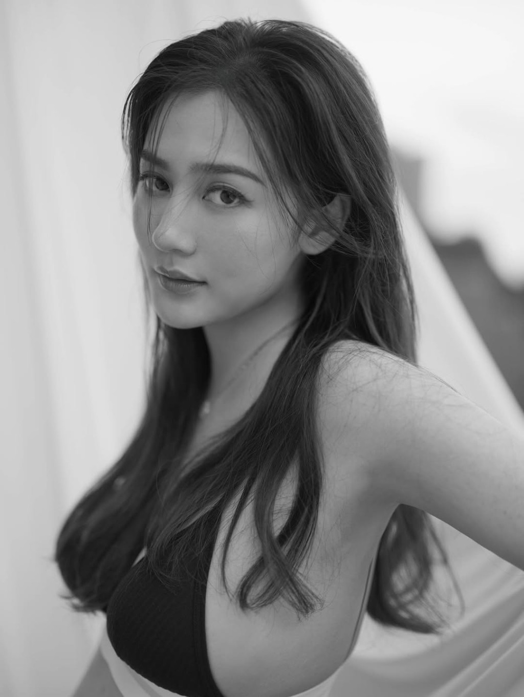 郭奕芯的身材一覽無遺。 郭奕芯的身材一覽無遺。
