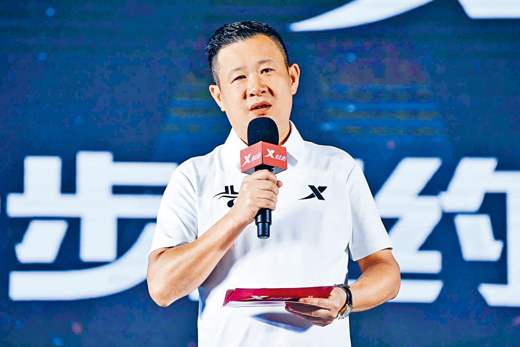 特步主席兼行政总裁丁水波（图）。