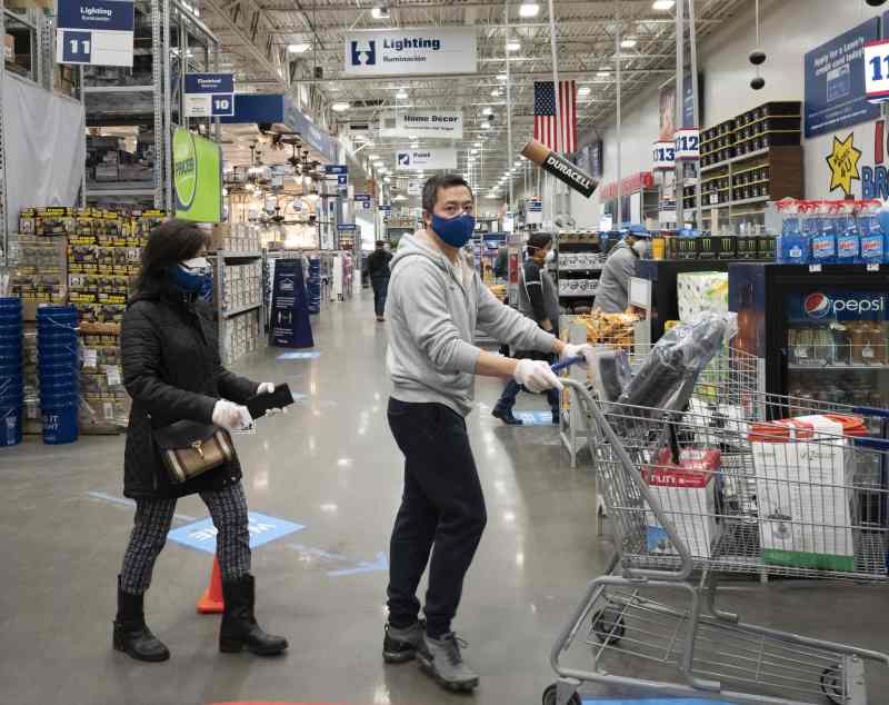 紐約州下令居民公共場所必須戴口罩。AP　　