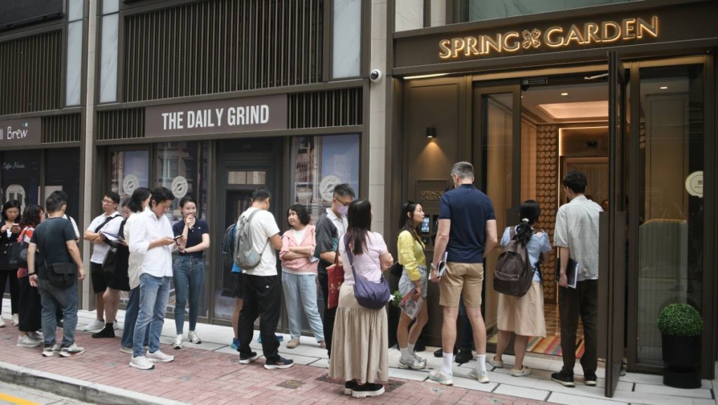 灣仔SPRING GARDEN截收2000票 超購逾32倍 成減息後首個開售新盤