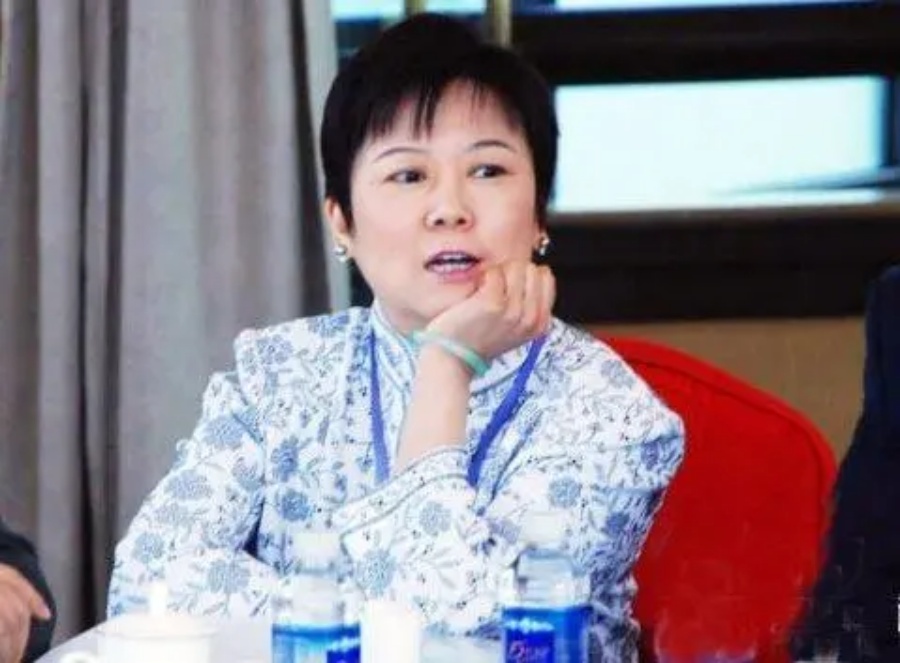 劉亞洲夫人李小林是前國家主席李先念愛女。