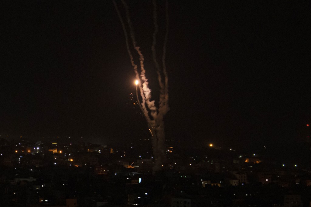 以色列南部遭到来自加沙地带的火箭炮袭击。美联社