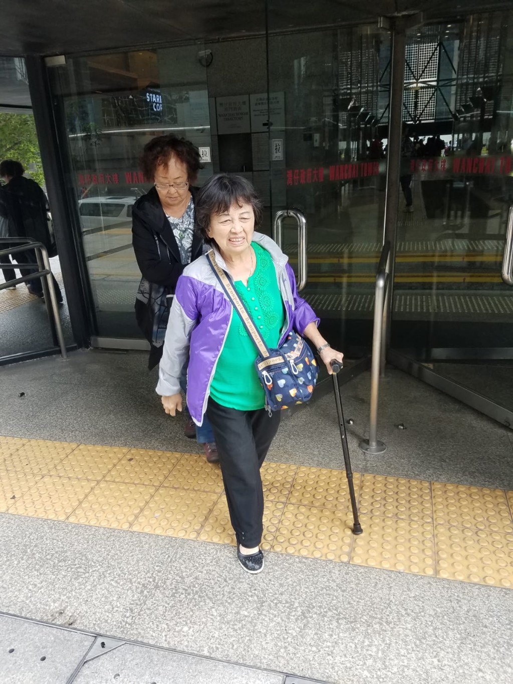 證人吳秀英(譯音)。