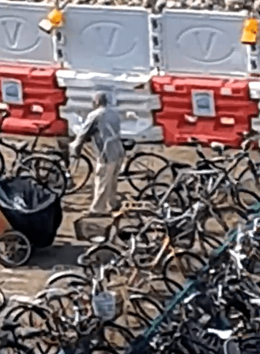 賊人偷單車過程。徐太提供