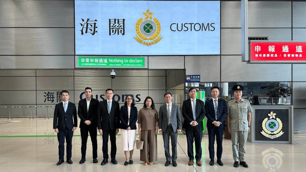印度駐港總領事參觀海關設施 了解清關程序及便利商貿措施