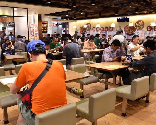 食肆全日禁堂食。資料圖片