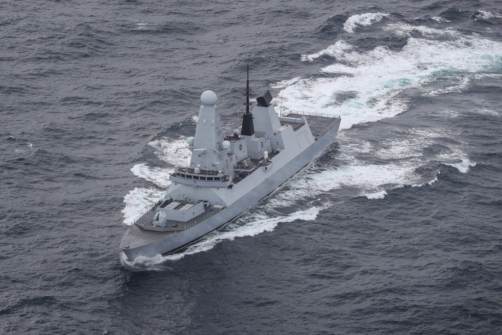 英國皇家海軍驅逐艦「鑽石號」在紅海地區巡邏。路透社