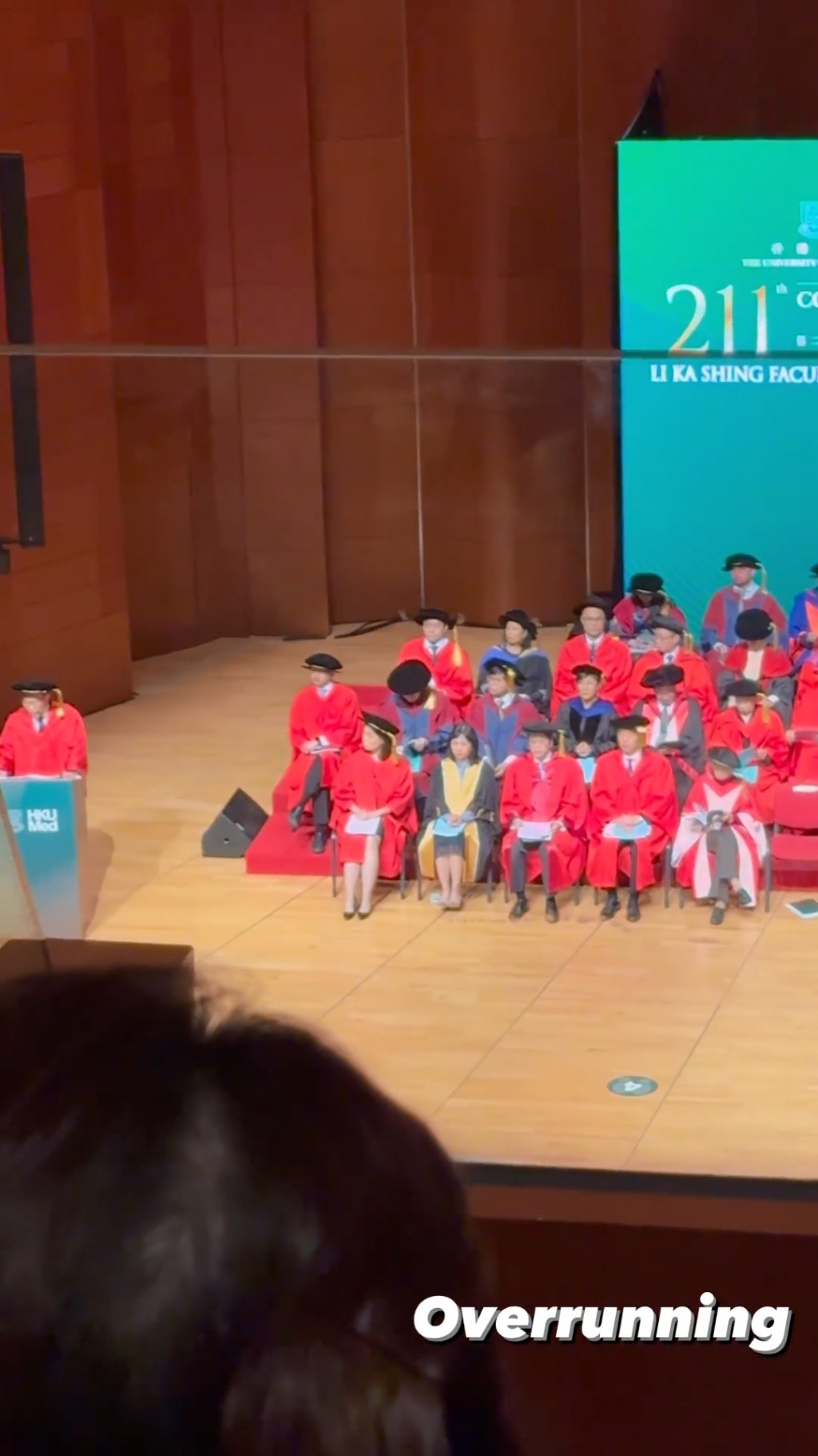 本身任職護士的陳耀淙，昨日（2日）在IG限時動態貼上行畢業禮的相片。