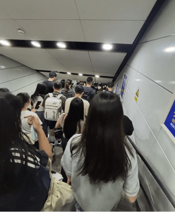 深圳地铁7月20日起启用地铁安检新安排。深圳大件事 深圳地铁7月20日起启用地铁安检新安排。深圳大件事