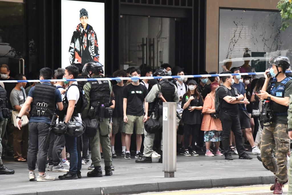 警方銅鑼灣截查並拘捕多人。