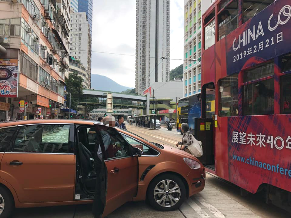 私家車出路口捱電車撞。馬路的事討論區圖片