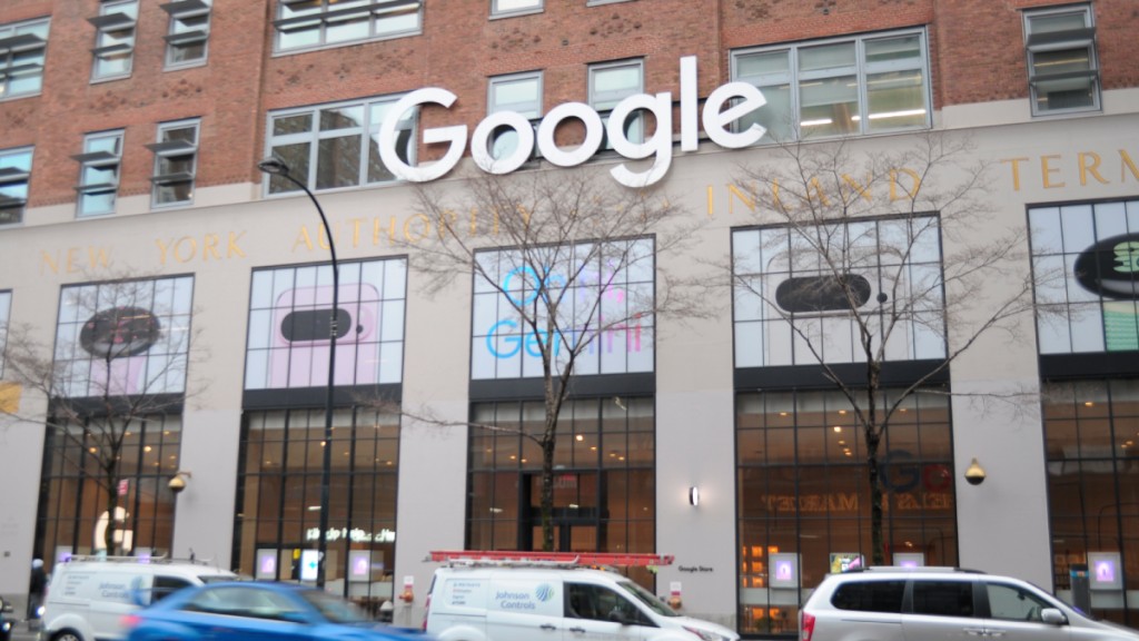 谷歌（Google）分部大楼发生自焚事件。路透社