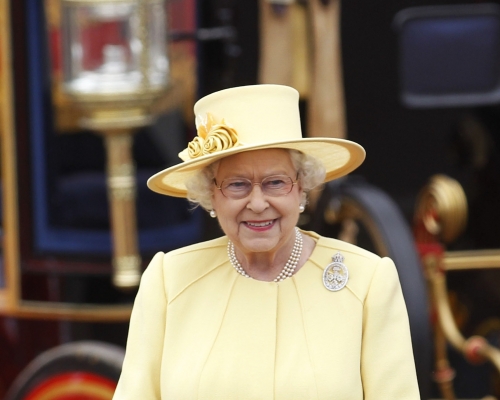 英女皇伊利沙伯二世於周二首次執行君主職務。AP資料圖片