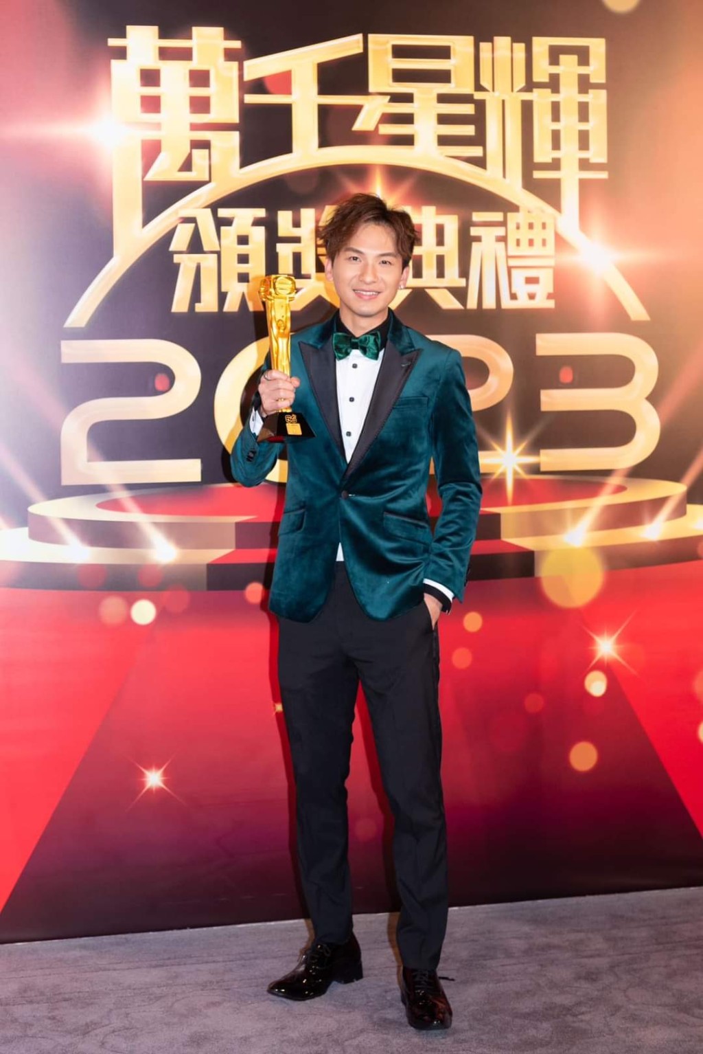 吉吉封王的《中年好聲音》奪台慶頒獎禮「最佳綜藝節目」獎。
