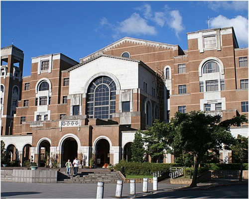 國立台灣大學排名由68位退至76位。網圖
