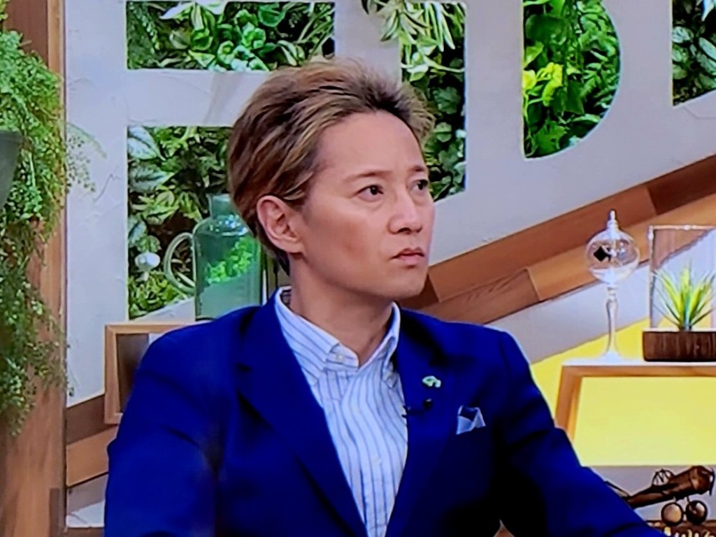 雖然佢本身都冇肥過,但佢瘦得嚟面色麻麻。