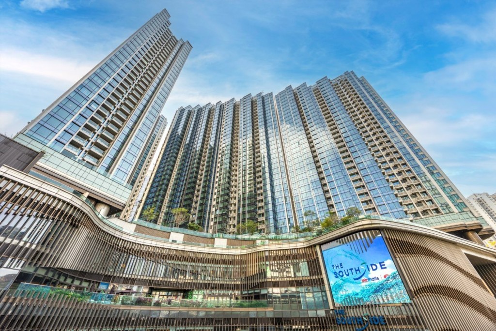 Blue Coast 3座高层C室,实用面积464方呎,属2房间隔,向东北望山景,以2.8万元租出。 Blue Coast 3座高层C室,实用面积464方呎,属2房间隔,向东北望山景,以2.8万元租出。