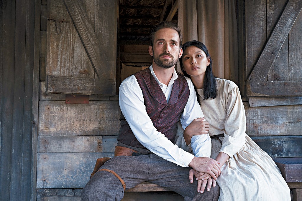 王丹妮跟Mauricio Henao為電視劇《Coolie》合作。