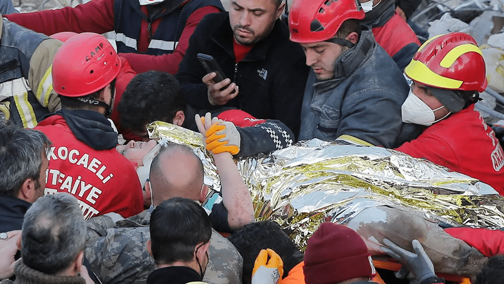 土耳其哈塔伊省一名13歲少女受困182小時後獲救。路透