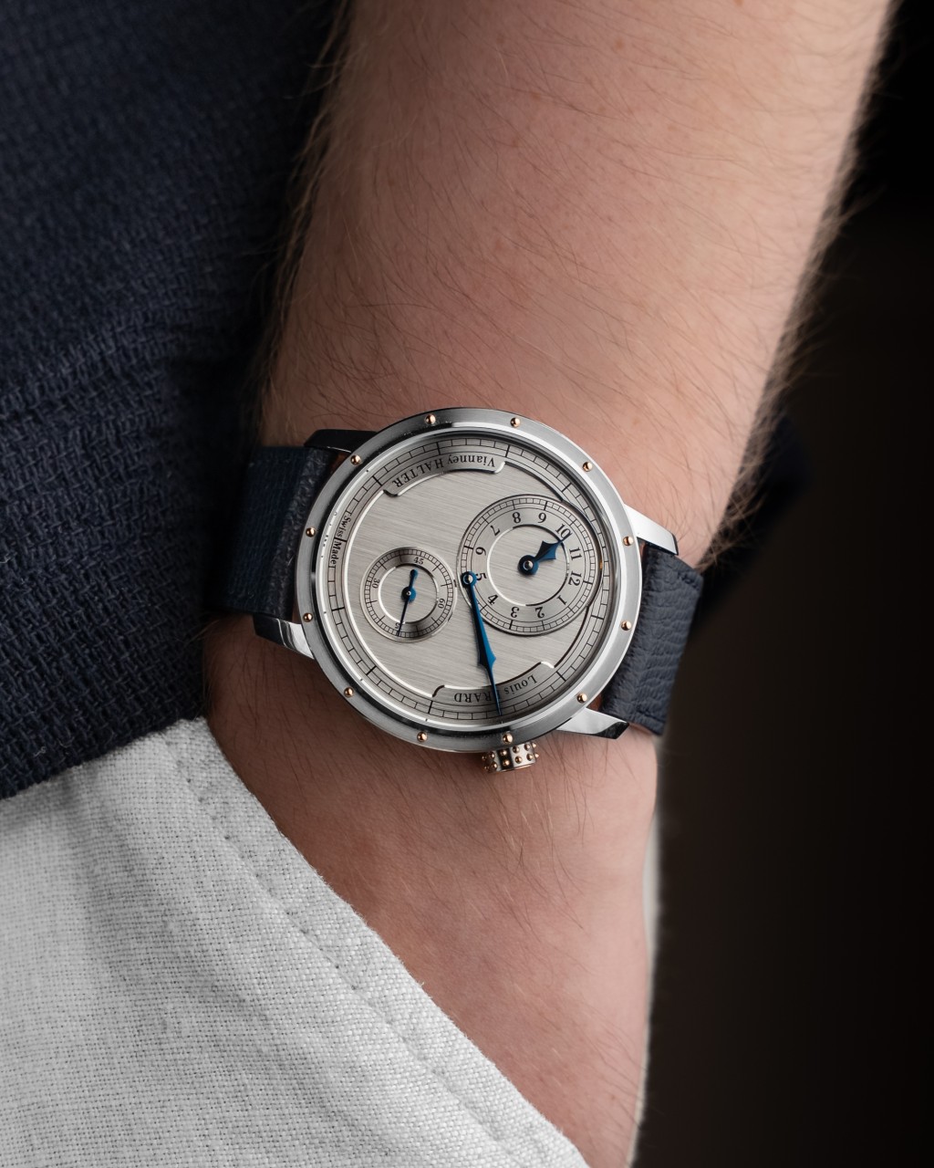 Louis Erard×Vianney Halter合作推出的Le Régulateur II Worldwide Edition ,錶殼:43mm不鏽鋼/ 機芯:SW2660 -1自動/ 限量:178枚/ 售價:4,500瑞郎。 Louis Erard×Vianney Halter合作推出的Le Régulateur II Worldwide Edition ,錶殼:43mm不鏽鋼/ 機芯:SW2660 -1自動/ 限量:178枚/ 售價:4,500瑞郎。
