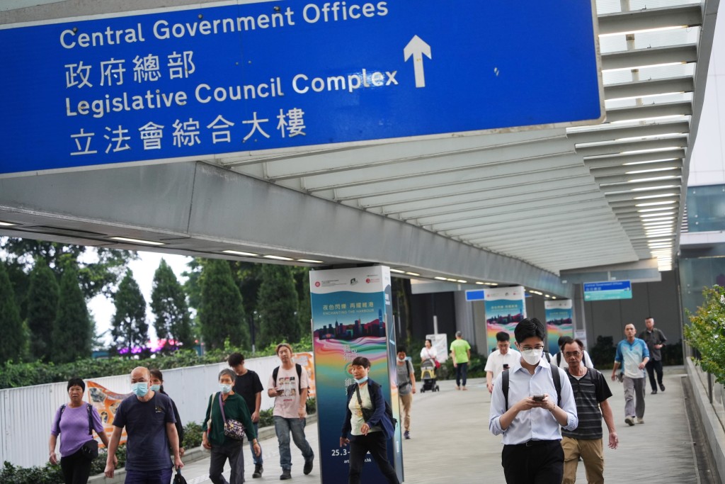 楊何蓓茵指出,公務員退休前多需要進行休假,休假期間仍然適用於工作表演評核、能力欠缺、評核等機制。資料圖片 楊何蓓茵指出,公務員退休前多需要進行休假,休假期間仍然適用於工作表演評核、能力欠缺、評核等機制。資料圖片