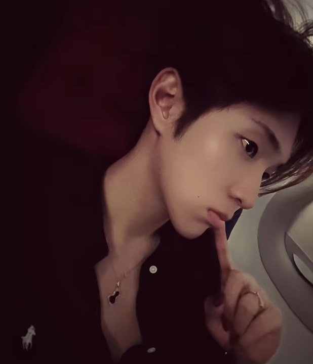 小澈是男儿身,2023年起任全职主播。 小澈是男儿身,2023年起任全职主播。