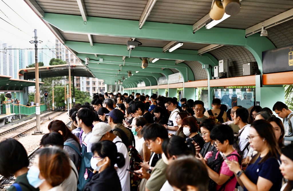 中心估計去年香港的自殺率為14.1,超出國際水平。資料圖片 中心估計去年香港的自殺率為14.1,超出國際水平。資料圖片