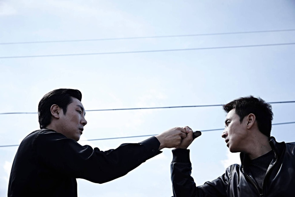 赵震雄曾与李善均合作电影《黑仔刑警》，在2015年「百想艺术大奖」两人更一同成为影帝，一直以来都交情甚好。