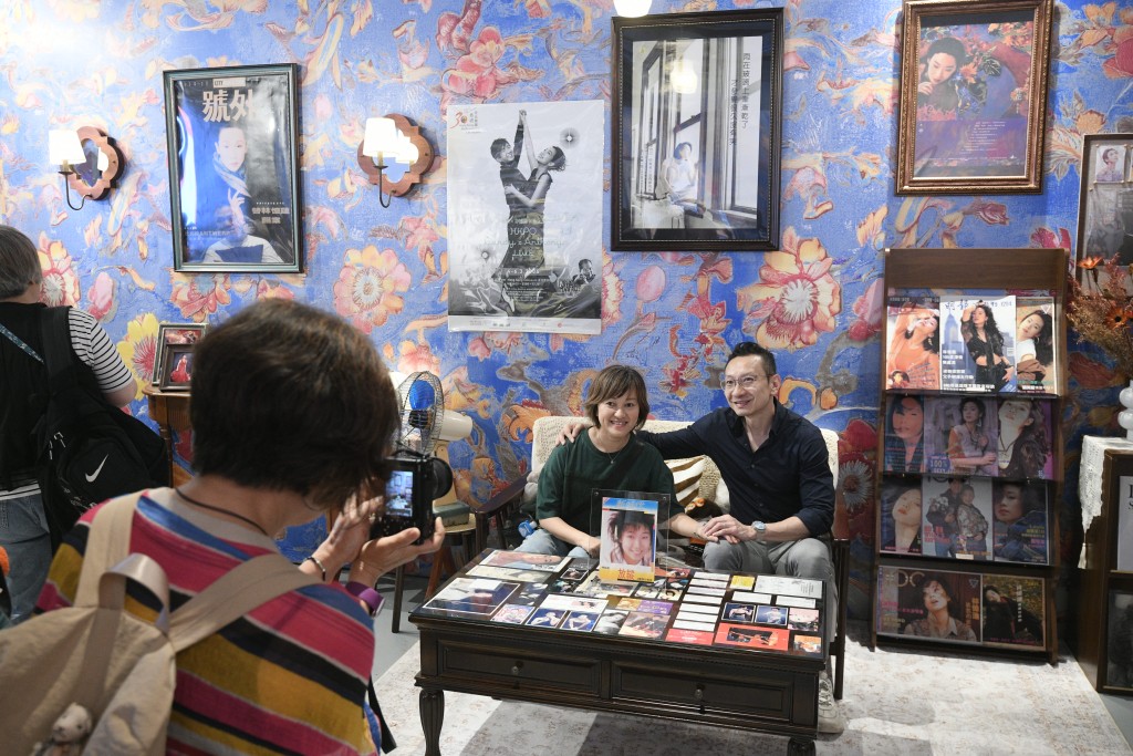 林憶蓮香港歌迷會於啟德零售館2，設置期間限定珍藏展，展出黑膠唱片、海報、雜誌、剪報等珍藏。