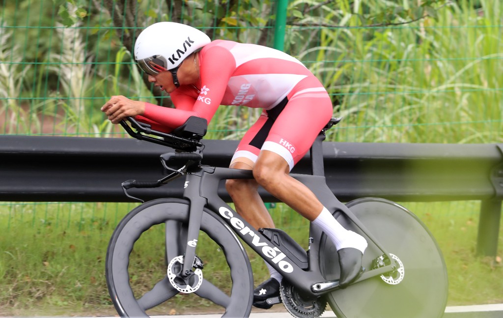 刘允佑在公路单车男子个人计时赛为香港夺得铜牌。港协暨奥委会图片