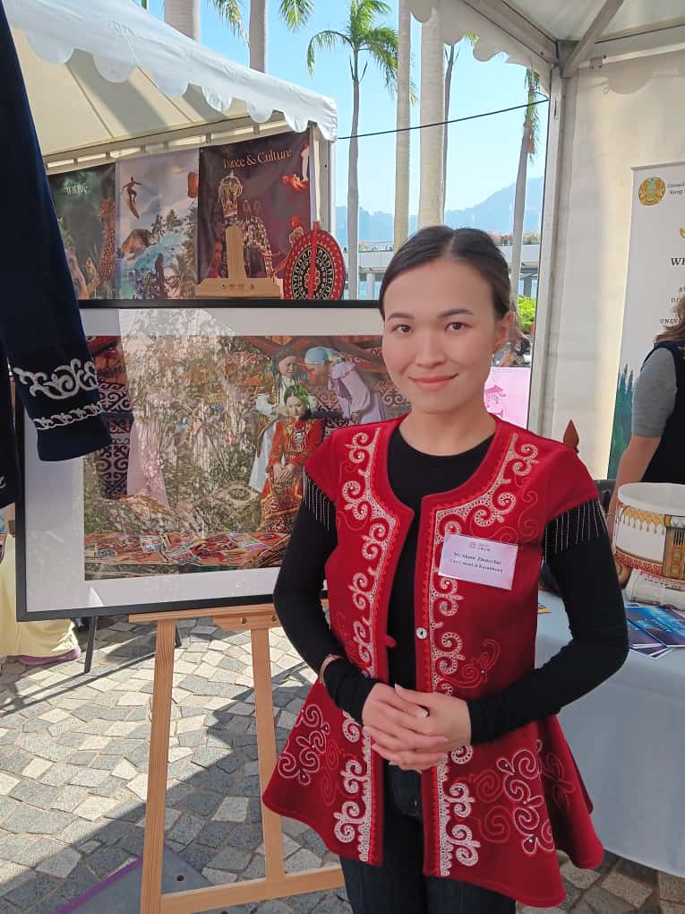 哈薩克斯坦駐港總領事館副領事Aknur Zhaksybai。 哈薩克斯坦駐港總領事館副領事Aknur Zhaksybai。