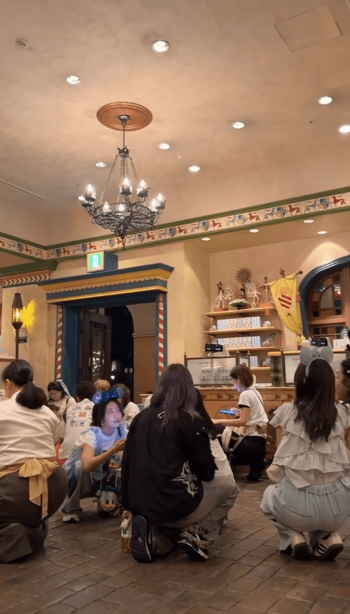 地震打断游人的行程。hu_nini@threads 地震打断游人的行程。hu_nini@threads