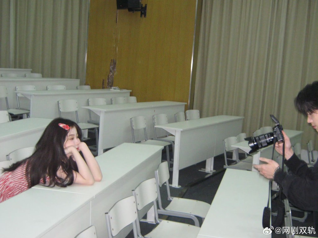 何與化身虞書欣的攝影師。 何與化身虞書欣的攝影師。