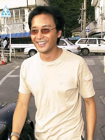 哥哥笑容永遠難忘。