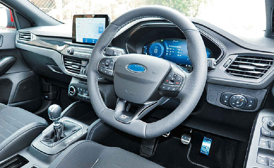 ■測試車為2021年版本,2022年版將換上12.3吋觸控屏幕。 ■測試車為2021年版本,2022年版將換上12.3吋觸控屏幕。