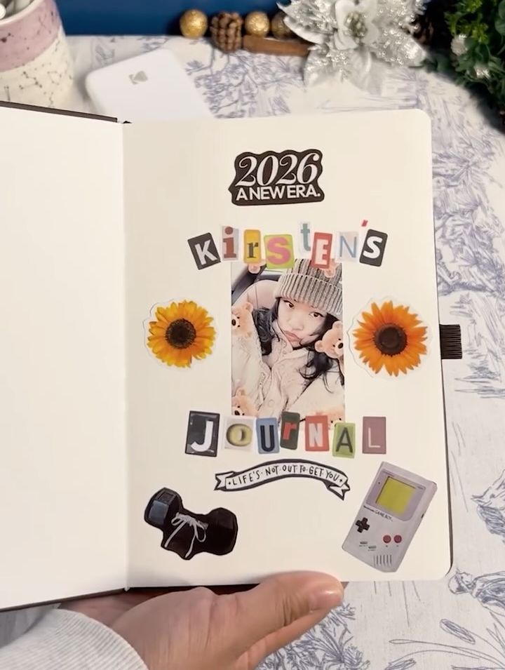 Printomatic+亦可打印貼紙相,直接貼在筆記或手機殼。 Printomatic+亦可打印貼紙相,直接貼在筆記或手機殼。