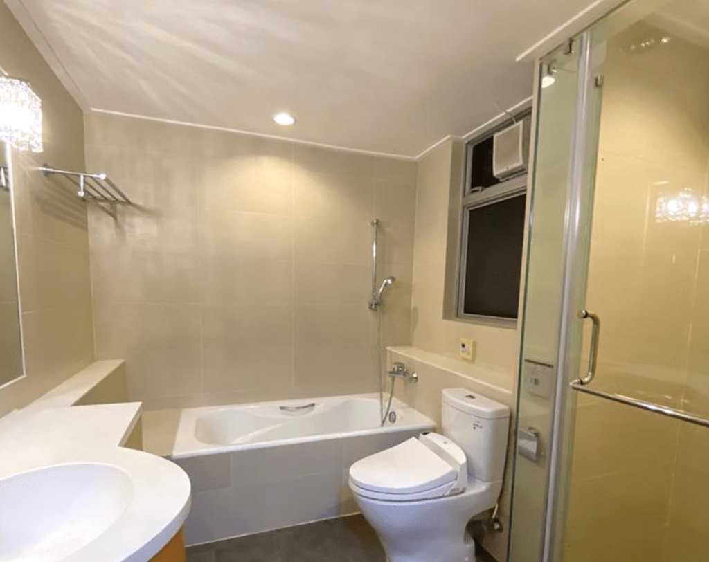 浴室整潔企理，更有浴缸可供住客浸浴。