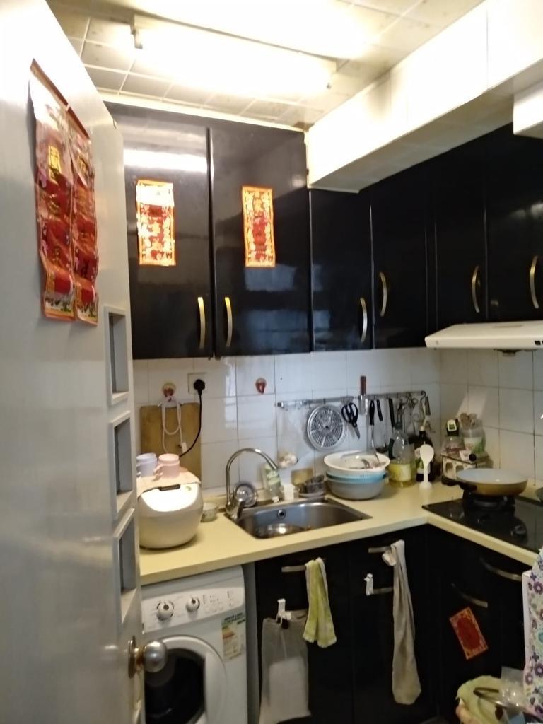廚房備餐及儲物空間充裕。