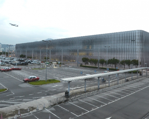 機場一名36歲男子遇截查襲擊警員被捕。資料圖片