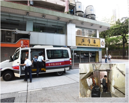 警方到場發現後門鎖頭損毀。