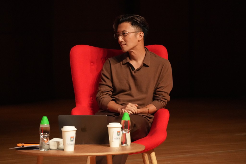 霆锋透露在不同范畴的思考模式十分相似，尤其在创意方面。