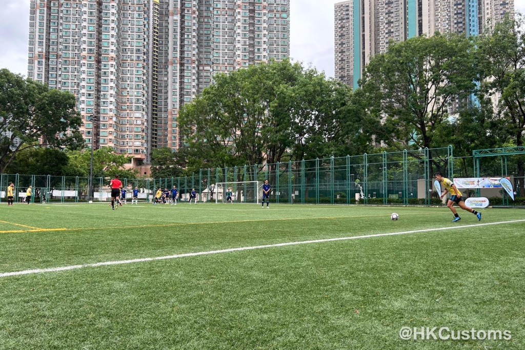 海關足球隊在決賽以3:0擊敗對手屋宇署，成功衛冕冠軍。香港海關fb