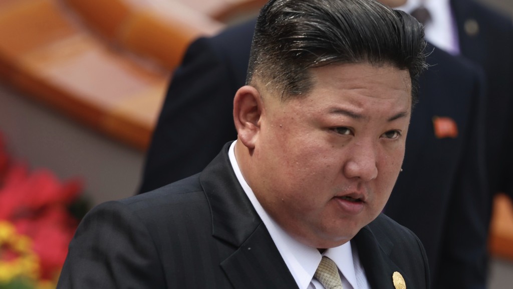 金正恩抵達九三閱兵儀式現場。 美聯社 金正恩抵達九三閱兵儀式現場。 美聯社
