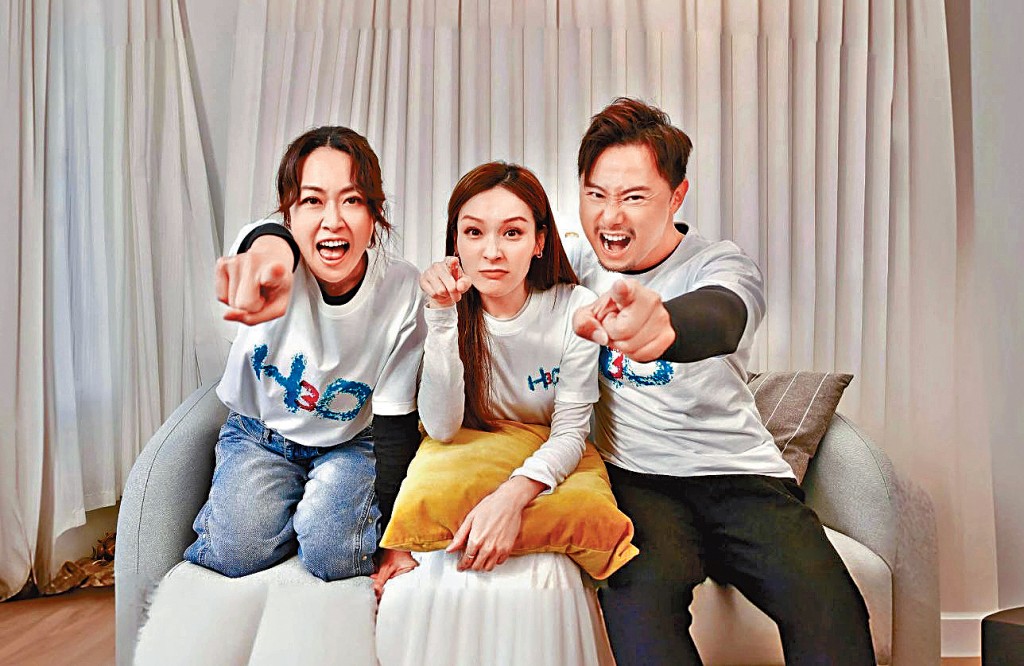 Ali（中）、梁嘉琪（左）、楊潮凱拍檔開頻道分享影片。