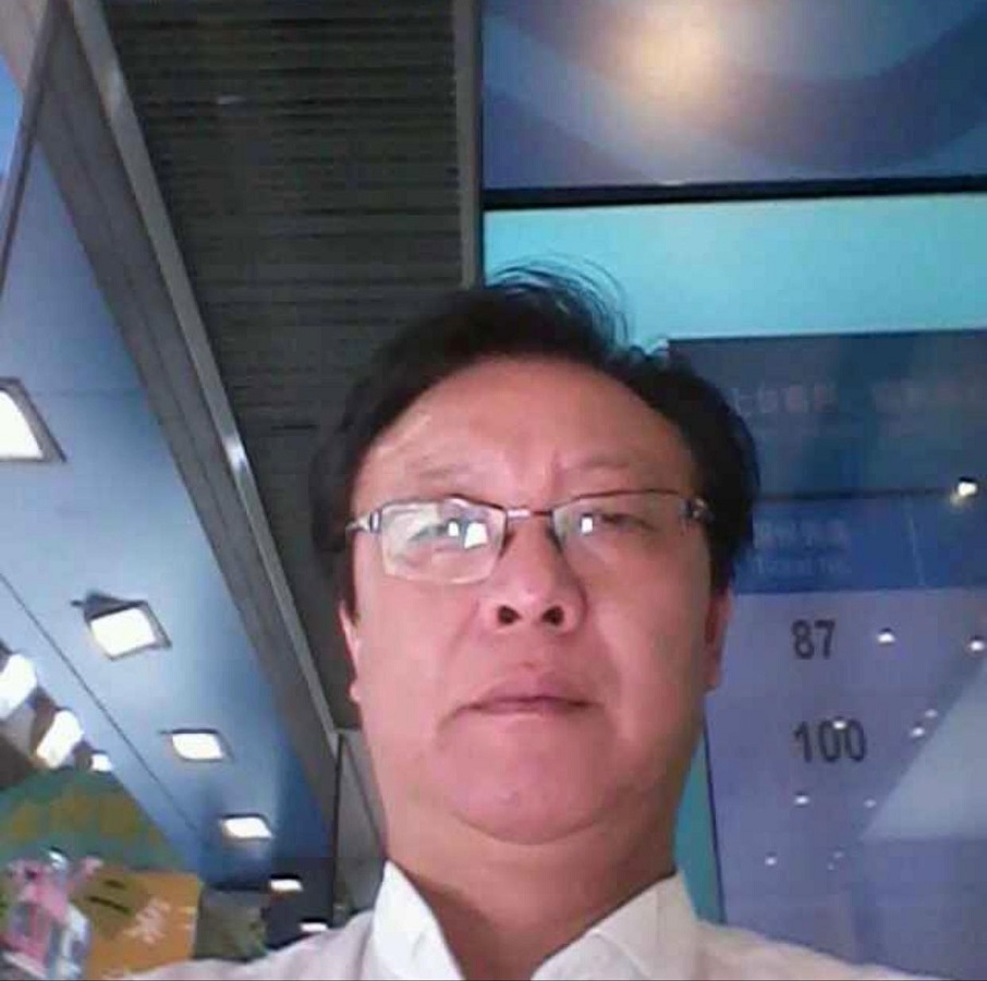 李運強早年照片。