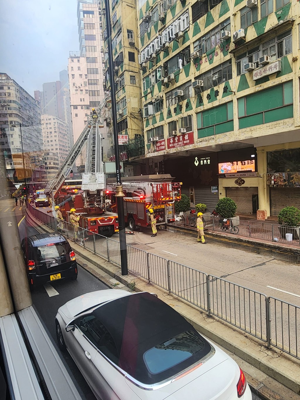 油麻地佐敦道華豐大廈今日（10日）發生三級火災。網上圖片