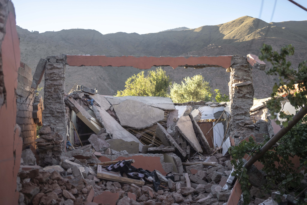 摩洛哥地震死亡人數增至1300人。美聯社