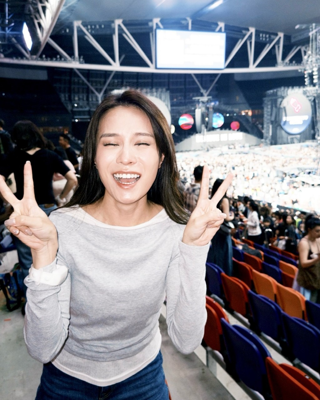 丘靜雯分享看Coldplay演唱會的照片。 丘靜雯分享看Coldplay演唱會的照片。